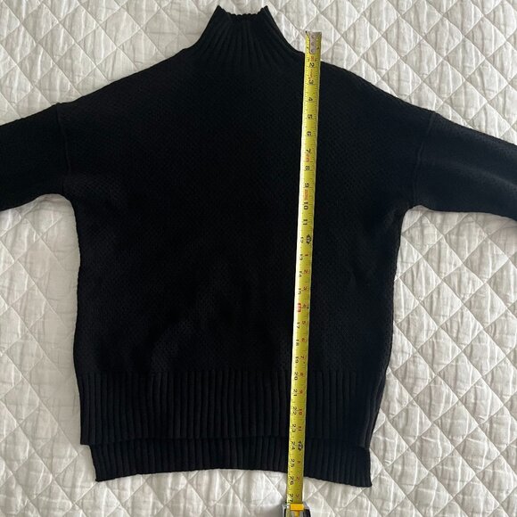 Everlane Black Recycled Cashmere Stroopwafel Turtleneck Sweater Sz Small - Picture 5 of 9